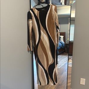 Fabrik Elegant Women's Dress with Abstract Pattern Size Small